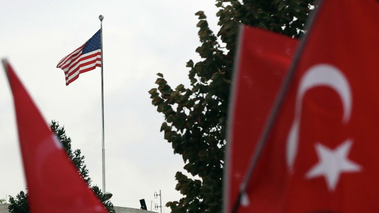 Bloomberg: Турция намерена заморозить оборонный пакт с США
