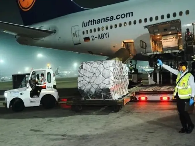  UK-donated ventilators and oxygen supplies arrive in India
