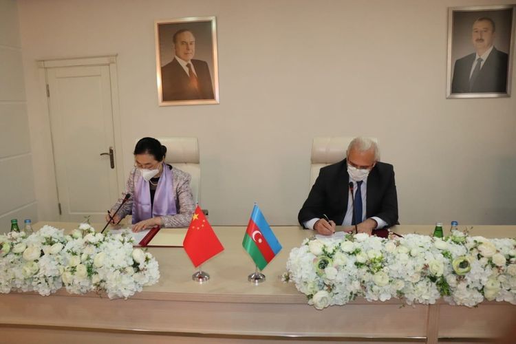Delivery acceptance act on presentation of 150,000 doses of vaccine provided by China to Azerbaijan free of charge, signed