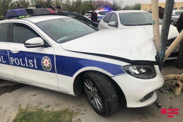 В Абшеронском районе столкнулись три автомобиля, пострадал сотрудник ГДП