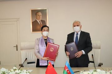 Çin Azərbaycana təmənnasız olaraq 150 min doza COVID-19 peyvəndi göndərib