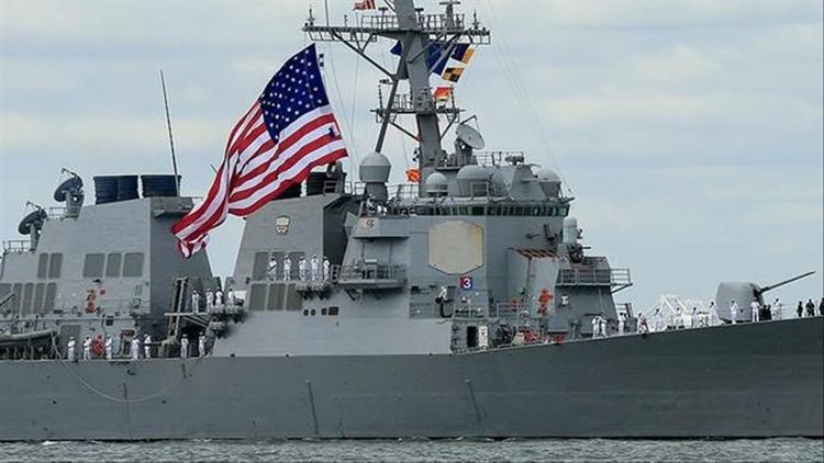 US Navy fires warning shots at Iranian gunboats