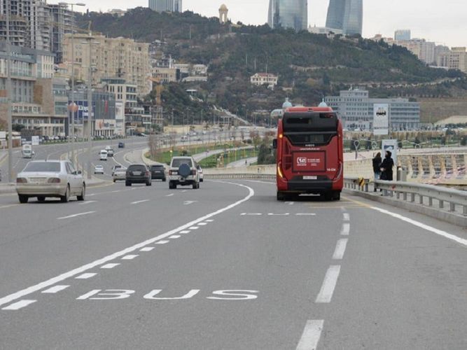 БТА: Другие транспортные средства могут использовать автобусные полосы по субботам и воскресеньям