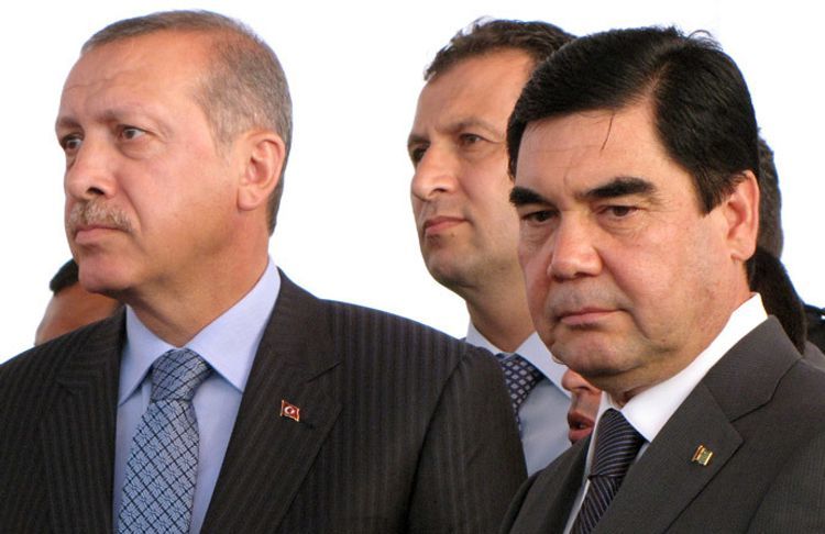 Turkish and Turkmen Presidents hold phone conversation 