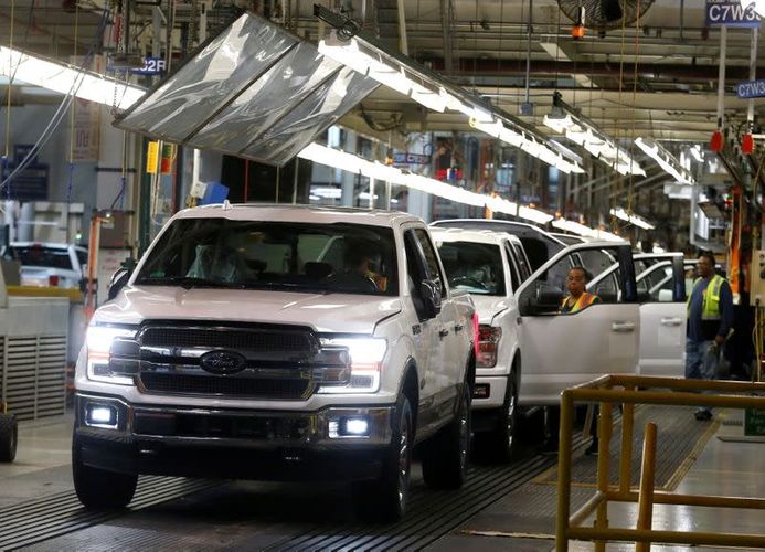 Ford reports net income of 3.3 bln USD in Q1