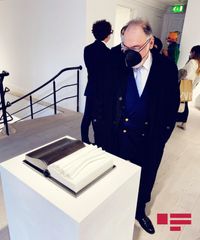 Londonda Aydan Salahovanın sərgisi açılıb - FOTO