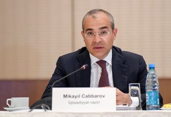 “Təhsil, innovasiyalar və iqtisadiyyat” mövzusunda panel müzakirəsi keçirilib - FOTO