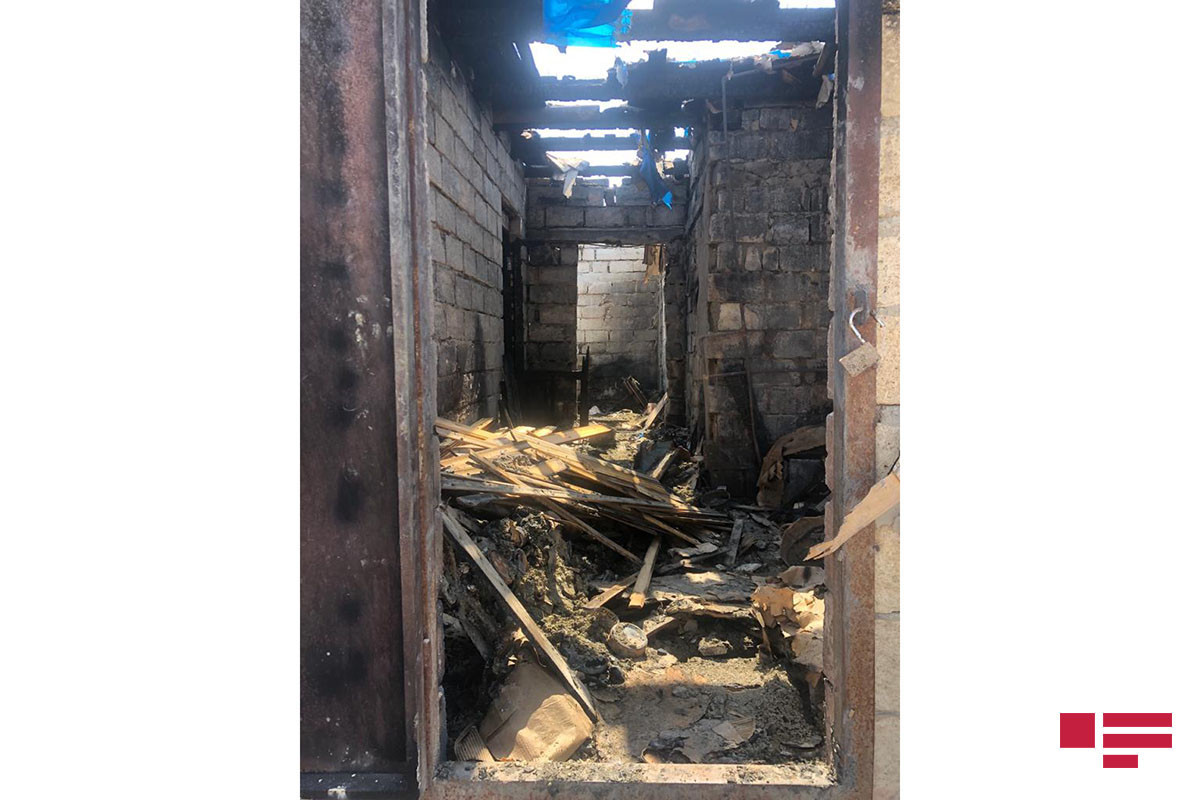 Sumqayıtda ata oğlu və gəlinin yaşadığı evi yandırıb - FOTO  - VİDEO  -  YENİLƏNİB 