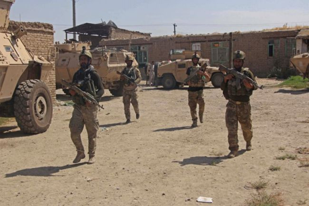 При нападении на дом министра обороны Афганистана погибли четыре человека,  еще 20 ранены