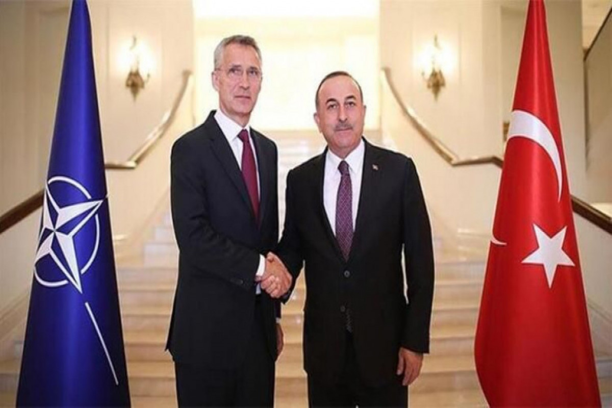Генеральный секретарь НАТО Йенс Столтенберг, министр иностранных дел Турции Мевлют Чавушоглу
