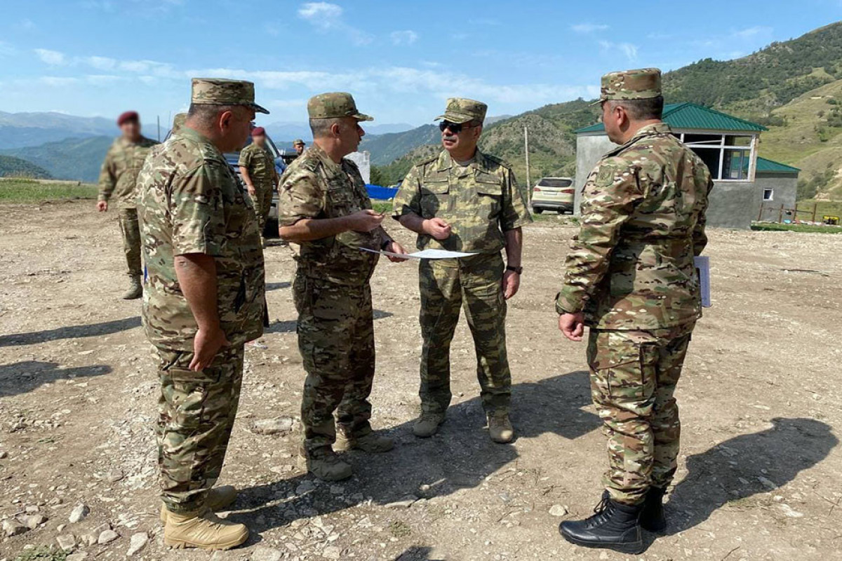 Müdafiə naziri Kəlbəcər rayonunda tikilməkdə olan təlim poliqonuna baxış keçirib