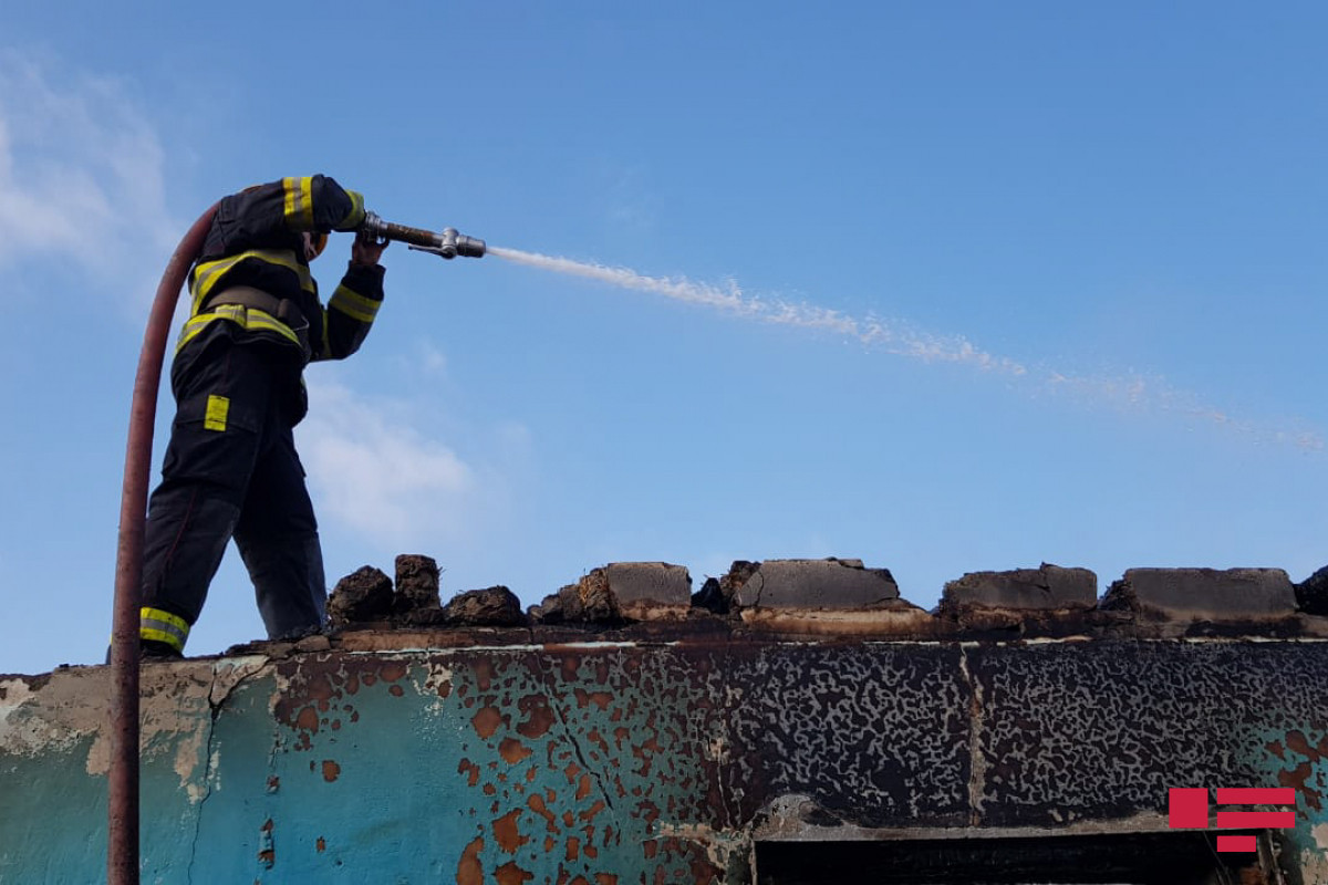 Bakıda zavod ərazisində yanğın olub