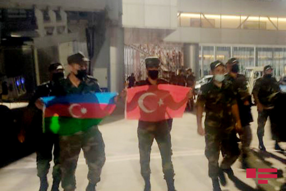 FHN-in yanğın-xilasetmə qüvvələrindən ibarət dördüncü qrupu Türkiyəyə çatıb - VİDEO  -  YENİLƏNİB 