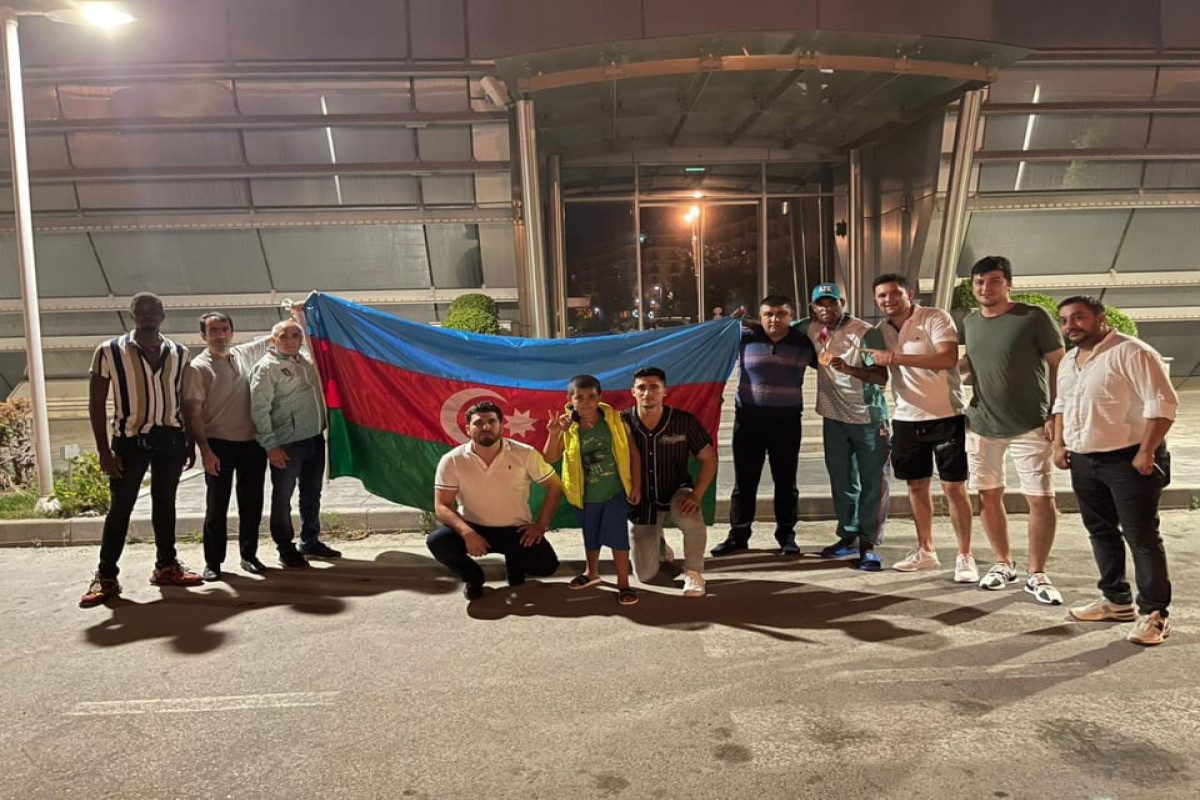 Tokio-2020-də bürünc medal qazanan Azərbaycan boksçusu Bakıya qayıdıb - FOTOLENT 