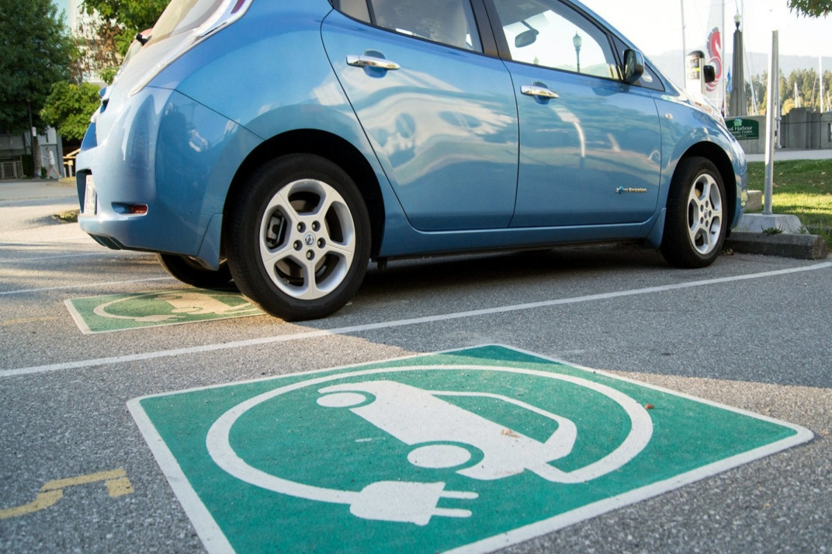 2040-cı ilədək avtomobil satışlarının üçdə ikisini elektromobillər təşkil edəcək - PROQNOZ 