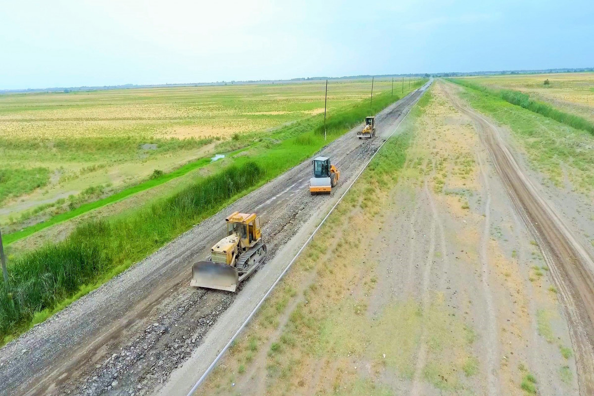Kürdəmirdə 13 km-lik avtomobil yolu yenidən qurulur - FOTO 