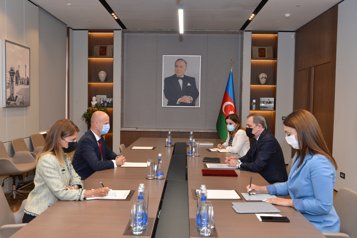 Ceyhun Bayramov UNICEF-in Azərbaycanda yeni nümayəndəsini qəbul edib