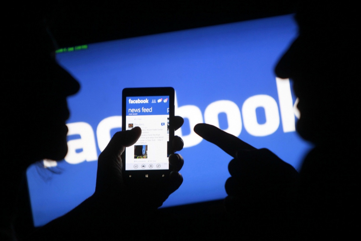“Facebook” şirkəti 300-ə yaxın rusiyalının hesabını silib