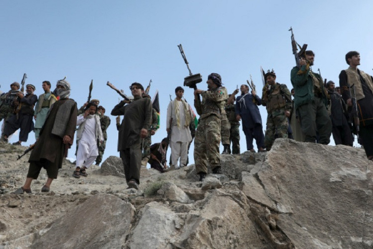 "Taliban" Şiberqan və Fərəh aeroportlarını ələ keçirib