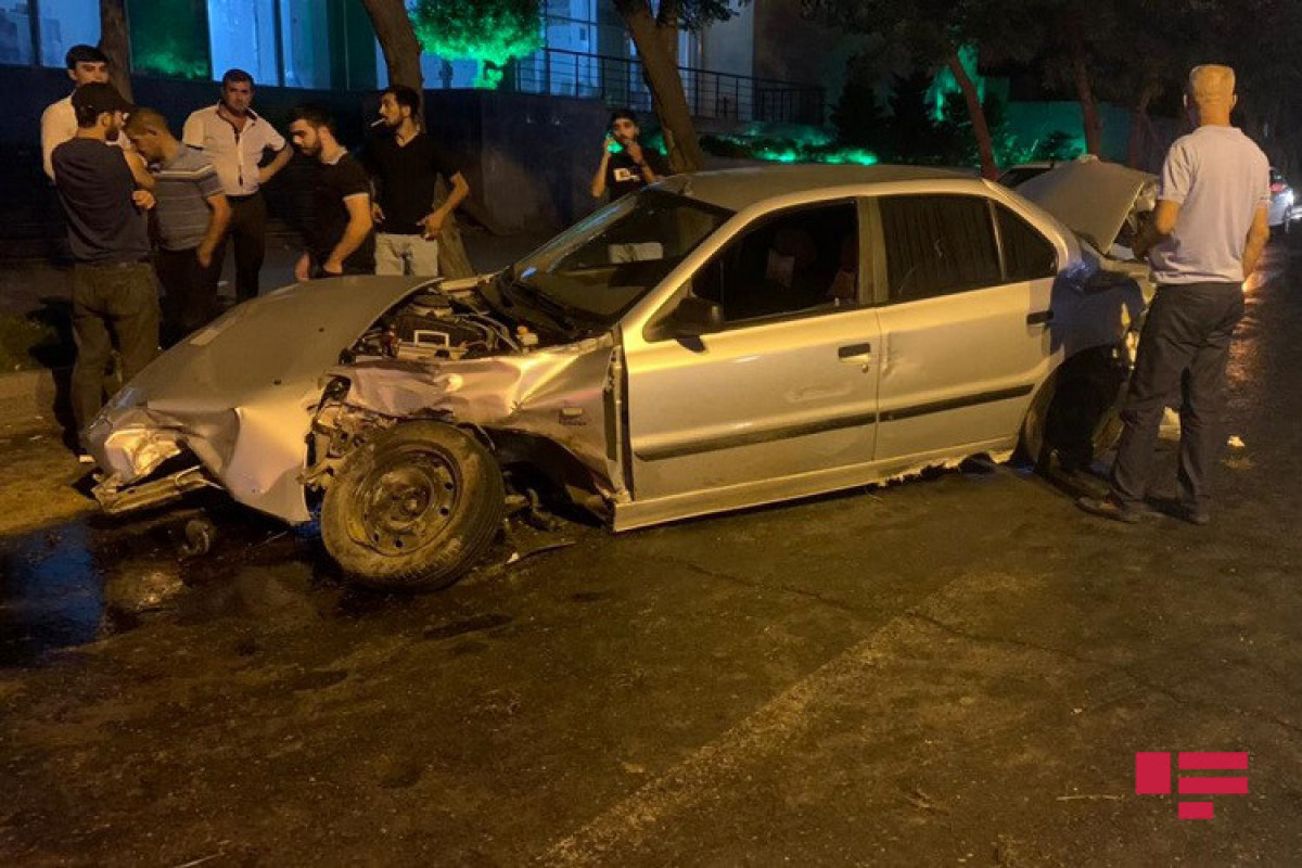 Bakıda sürücü qəza törədərək hadisə yerindən qaçıb - FOTO 