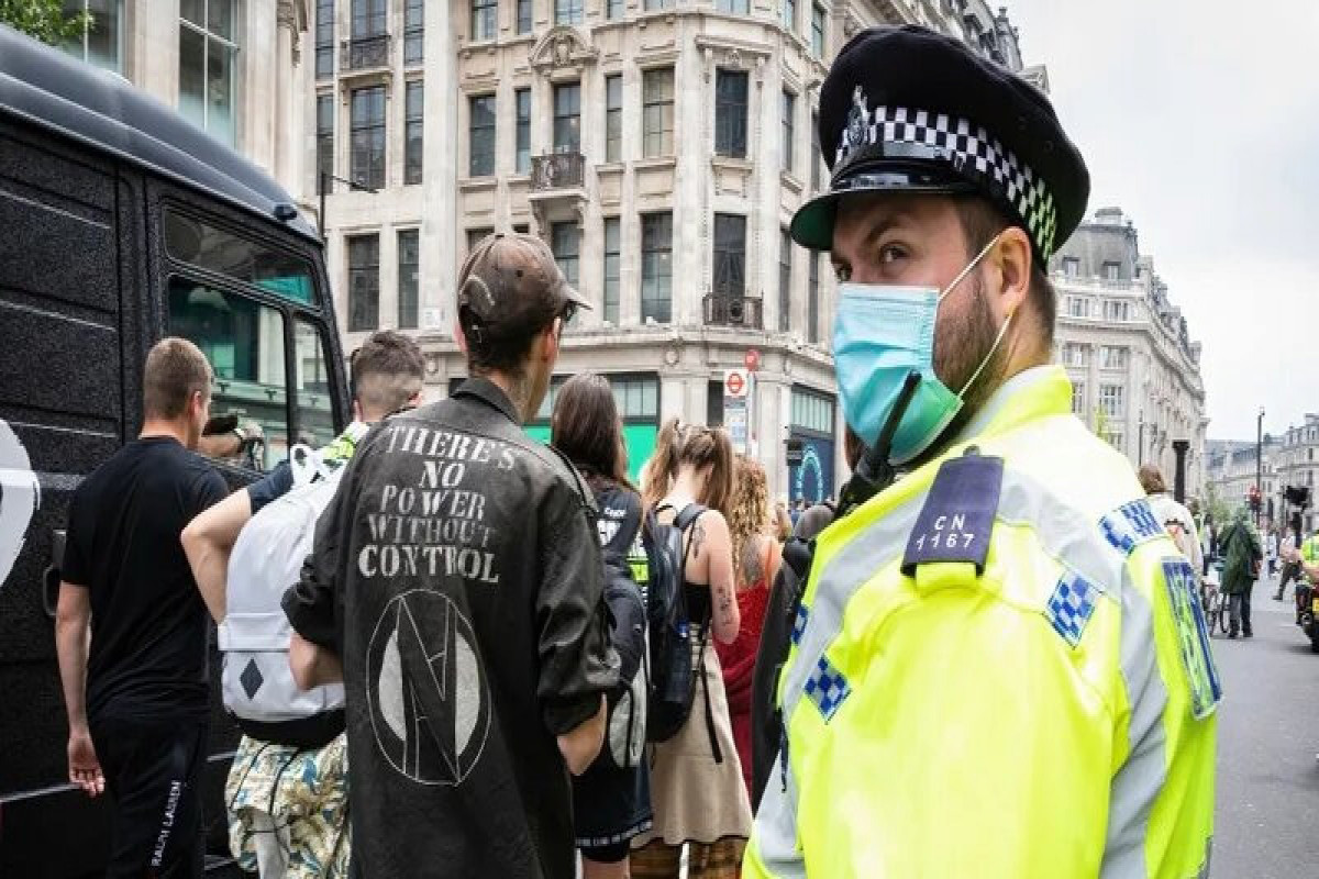 Britaniyada beş nəfəri, sonra isə özünü öldürən şəxsin kimliyi açıqlanıb