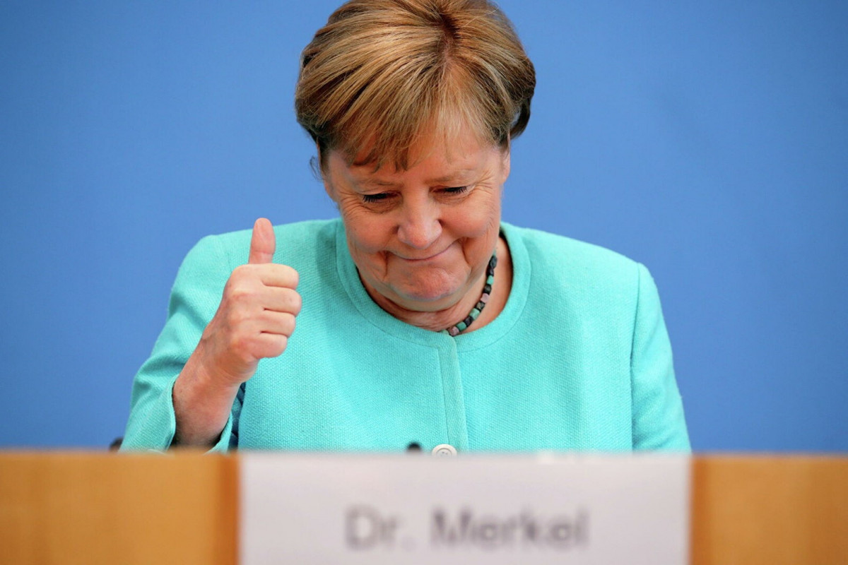 Merkel istefadan sonra 15 min avro pensiya alacaq