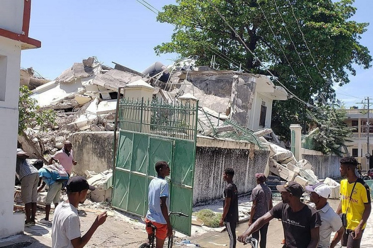 Haitidə zəlzələ nəticəsində ölənlərin sayı 1297-yə çatıb