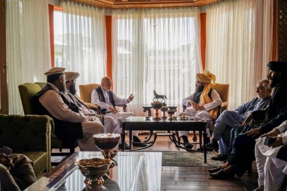 Former Afghanistan President Hamid Karzai meets with Taliban