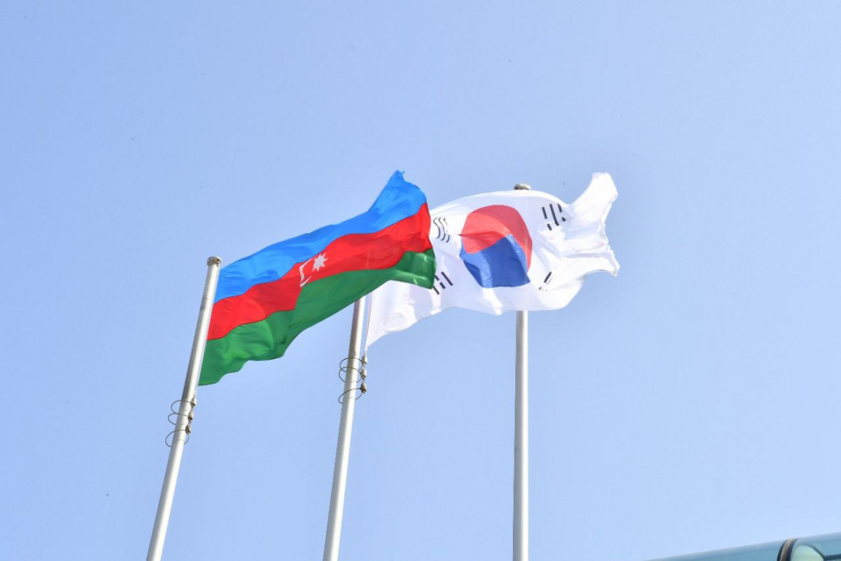Председатель Национального собрания Кореи прибыл с визитом в Азербайджан