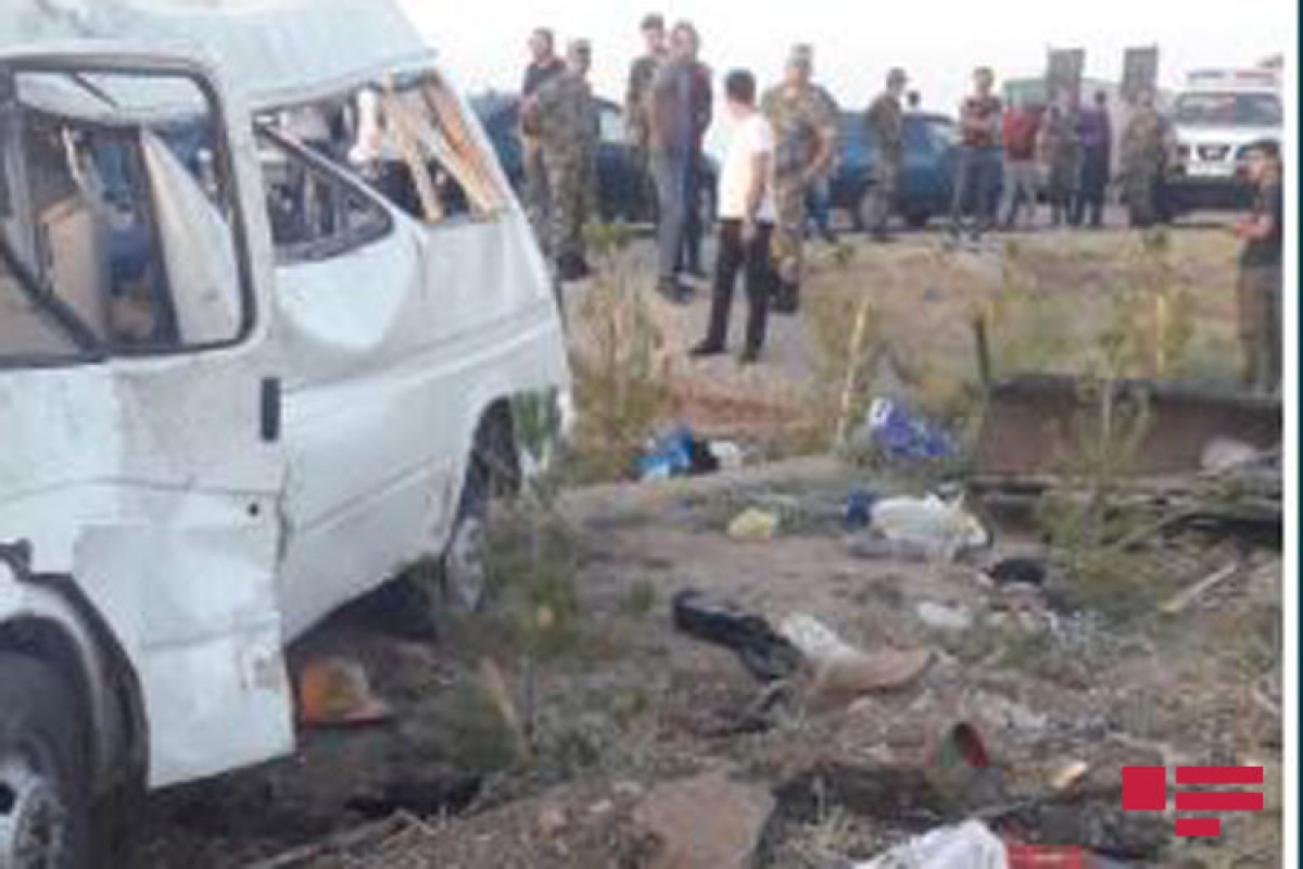 A minibus overturns in Azerbaijan, killing four people
