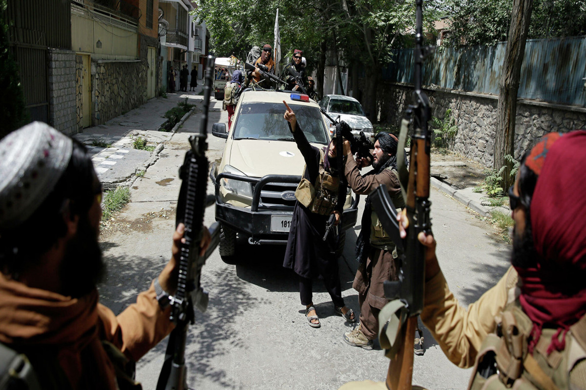 СМИ: в Афганистане талибы избили британца и его жену