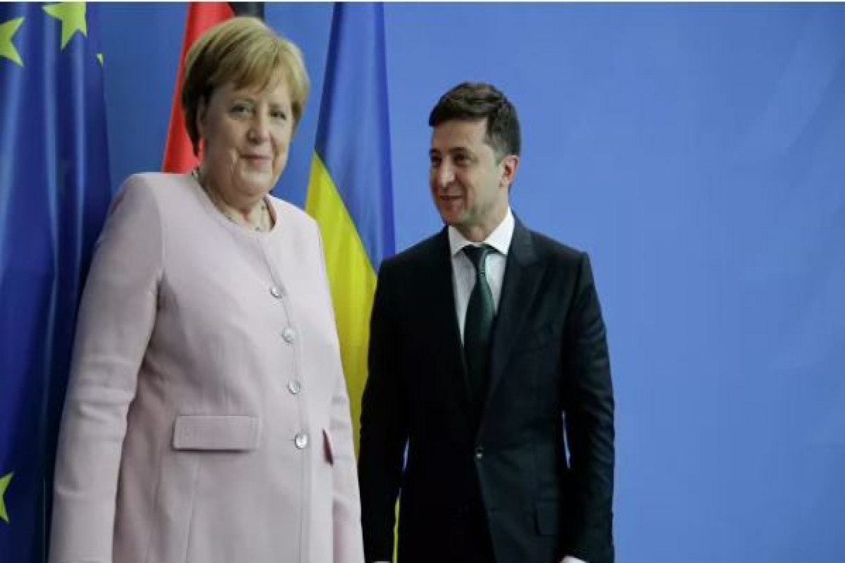 Almaniya kansleri Angela Merkel və Ukrayna Prezidenti Vladimir Zelenski