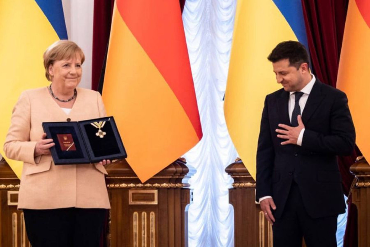 Ukrayna Prezidenti Vladimir Zelinski və Almaniya Kansleri Angela Merkel