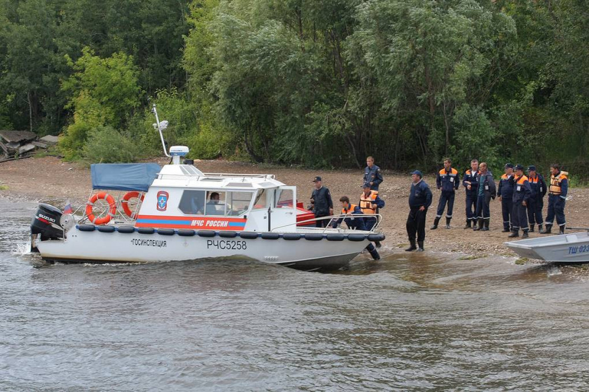 Two people uninjured aboard amphibian plane turned over while landing in Moscow Region-UPDATED 