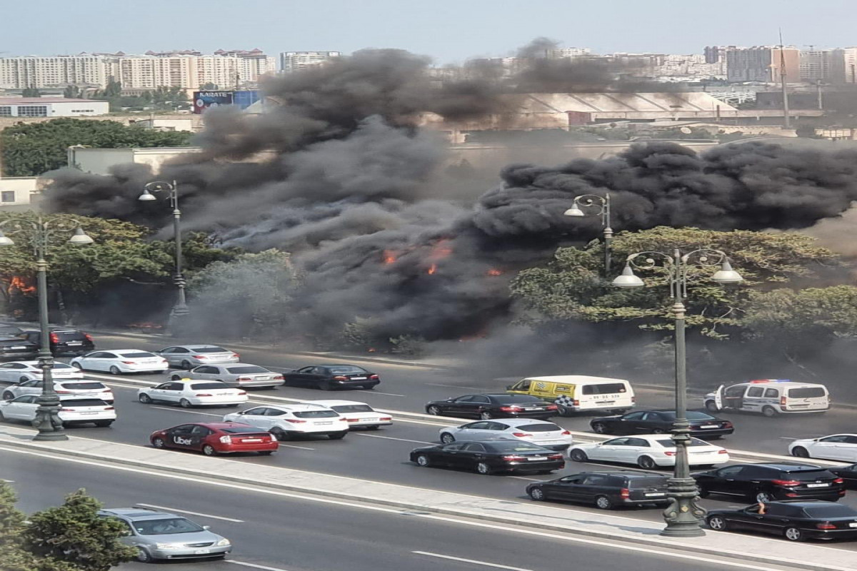 Пожар на проспекте Гейдара Алиева в Баку потушен-ОБНОВЛЕНО-1 -ВИДЕО 