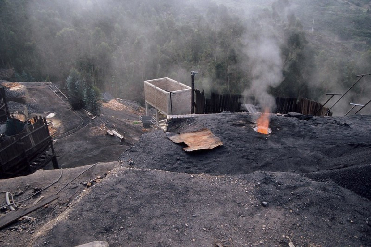 Coal mine blast kills 4 in central Colombia
