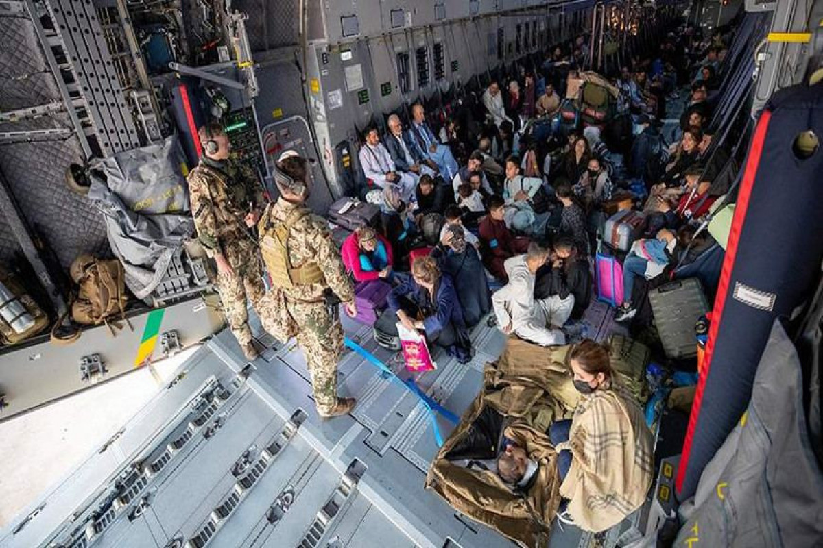 Пентагон сообщил, что за сутки из Афганистана эвакуировали более 21 тыс. человек