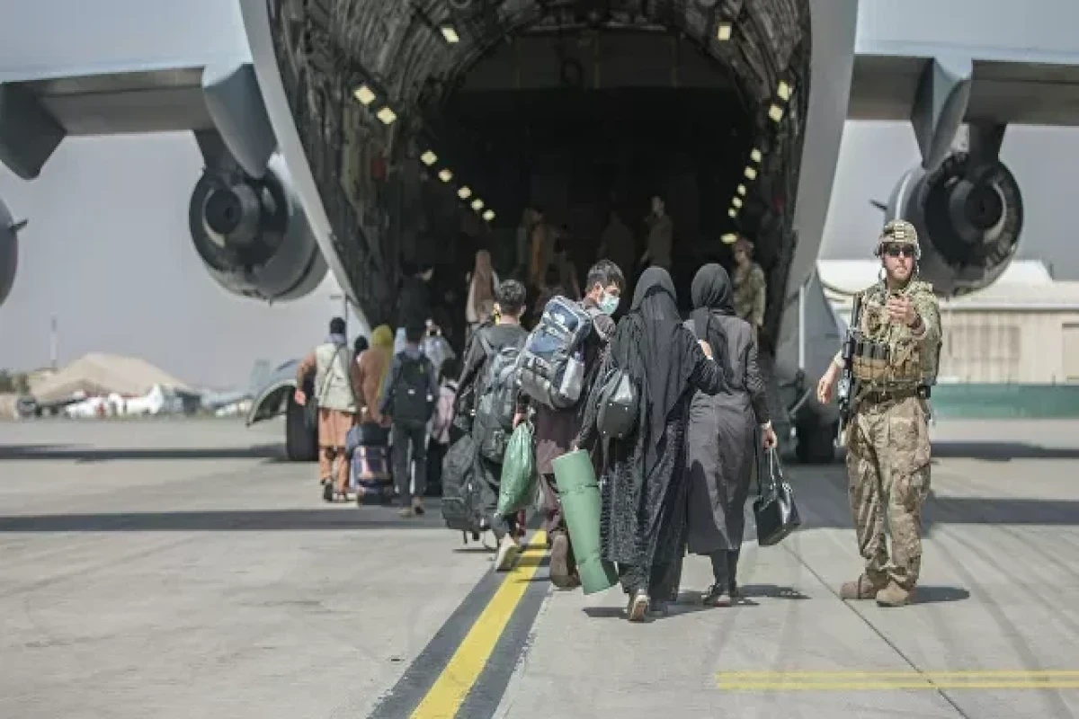 США эвакуировали 88 тысяч человек из Афганистана