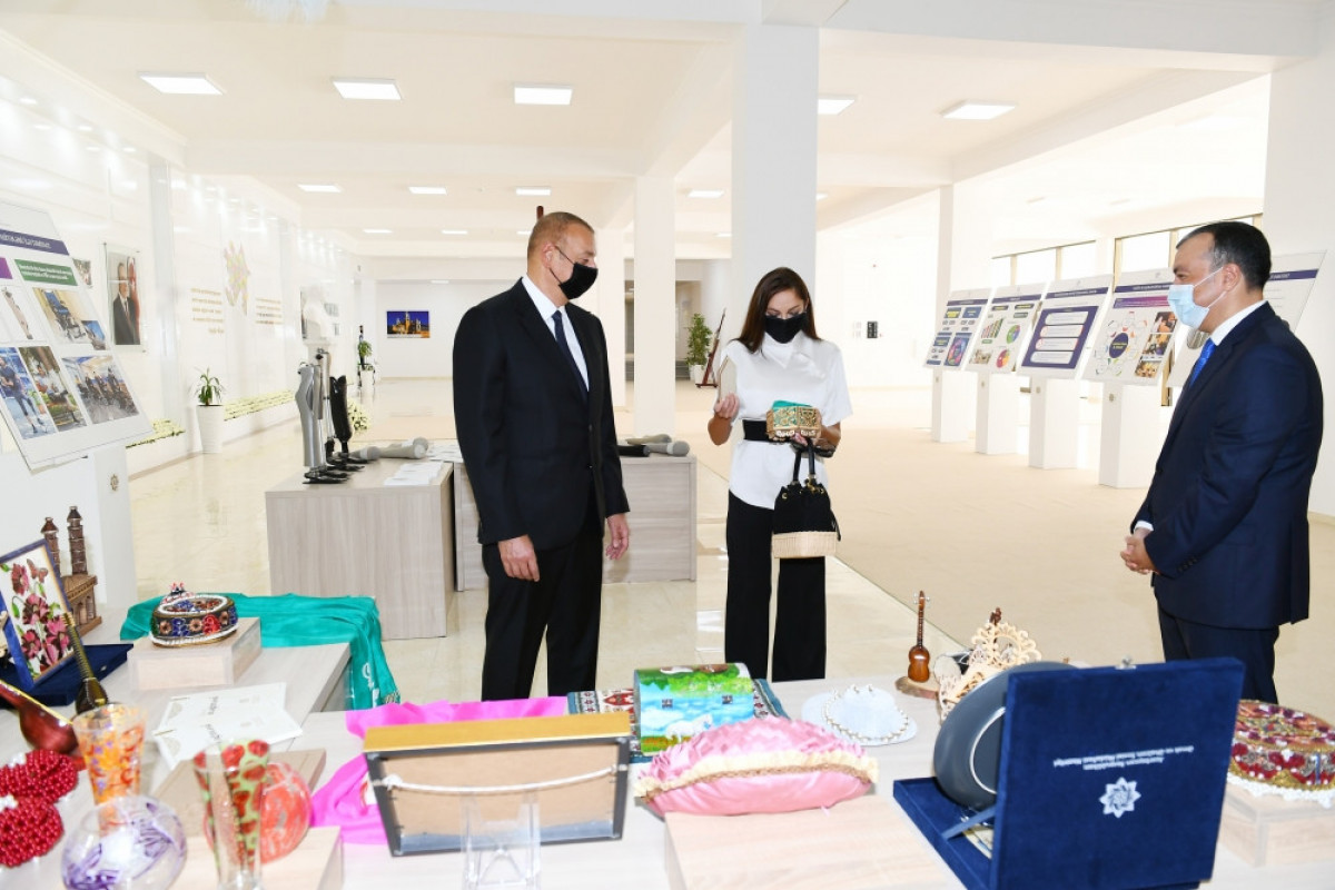 President Ilham Aliyev and Mehriban Aliyeva presented apartments and cars to families of martyrs and heroes of Patriotic War-UPDATED 