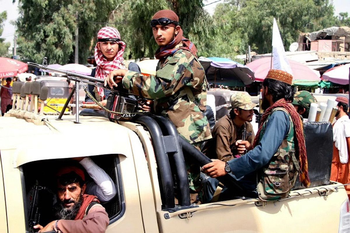 Пентагон: Талибы выпустили из тюрем тысячи заключенных