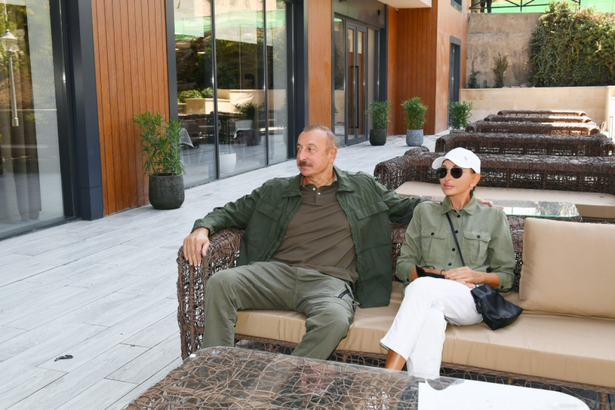 Президент Ильхам Алиев и первая леди Мехрибан Алиева приняли участие в открытии отеля «Карабах» в Шуше-ФОТО -ОБНОВЛЕНО -ВИДЕО 