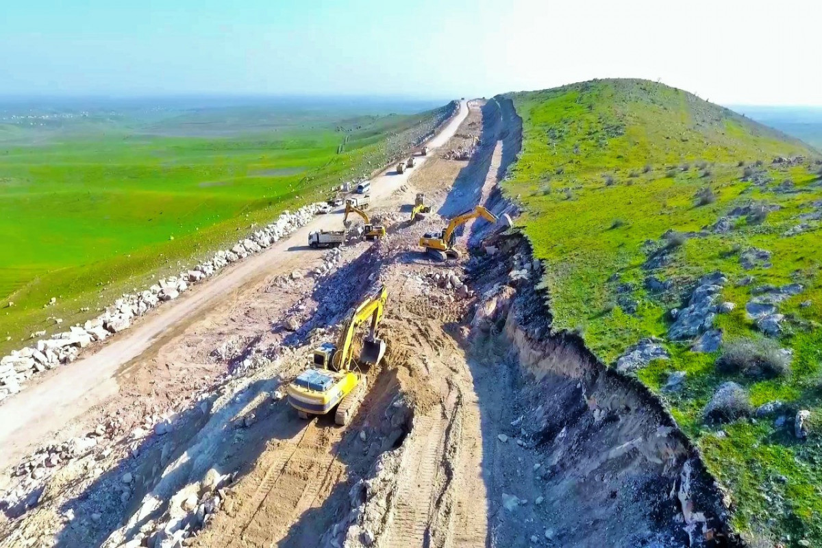 Asphalt paving on Shukurbayli-Jabrayil-Hadrud highway starts