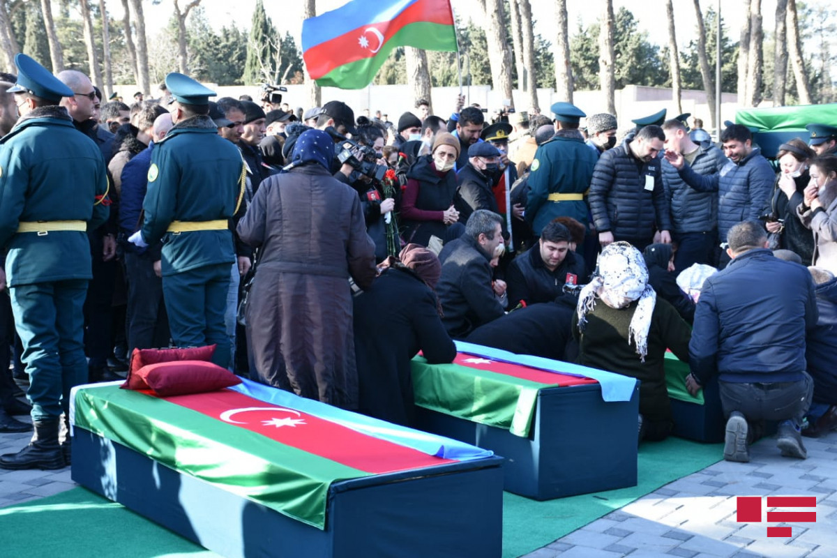 Похороны военнослужащих, погибших в результате крушения вертолета