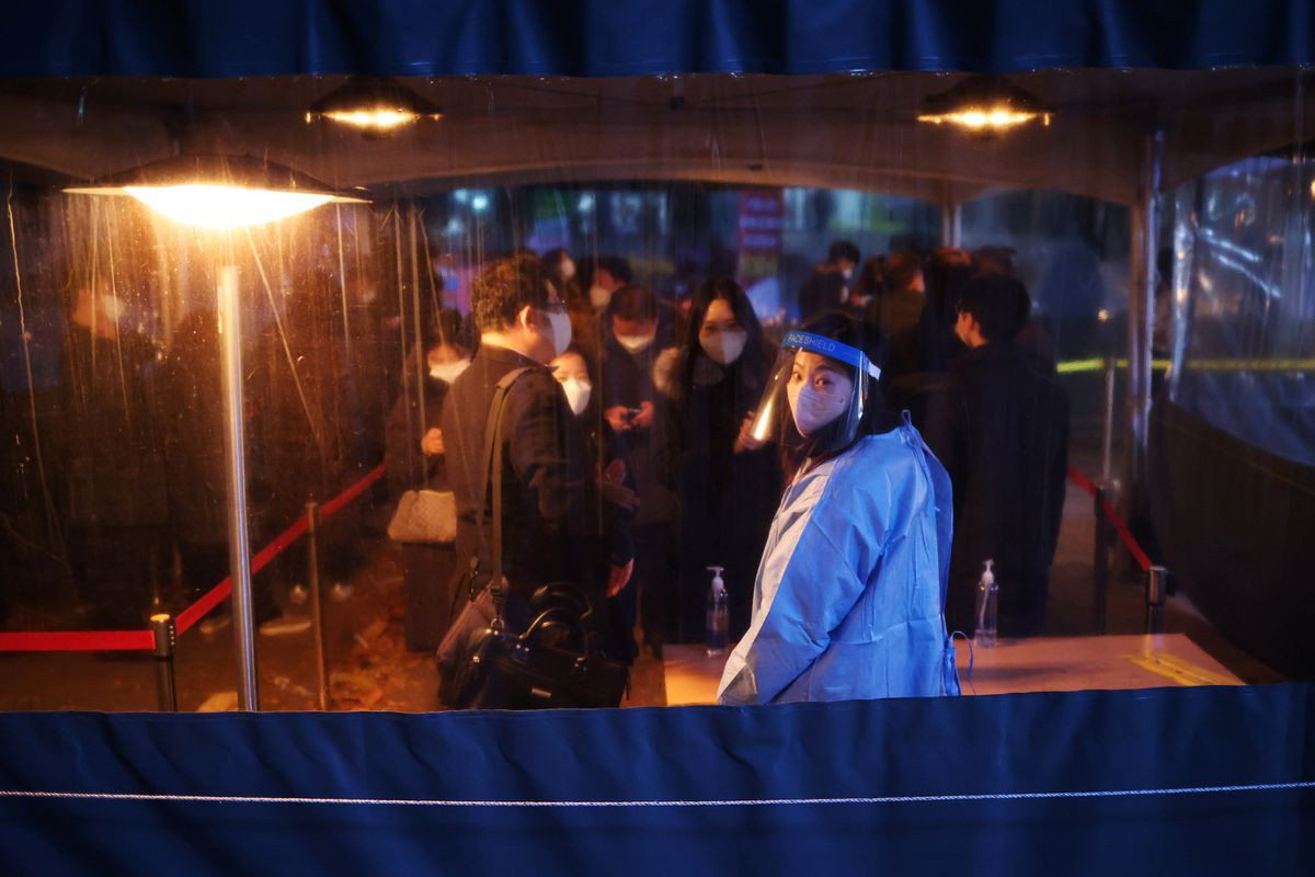 S.Korea hits new COVID-19 record, halts quarantine exemptions to block Omicron