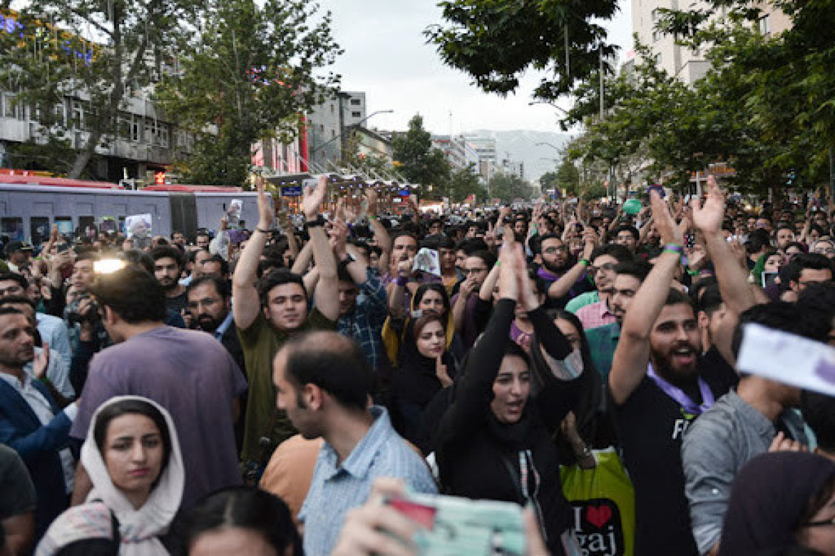 В 60 городах Ирана учителя провели акции протеста