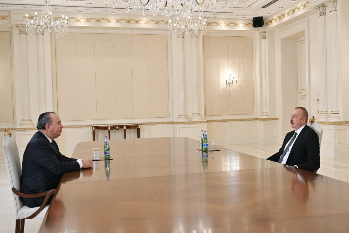Президент Ильхам Алиев принял президента Фонда этнического взаимопонимания США 