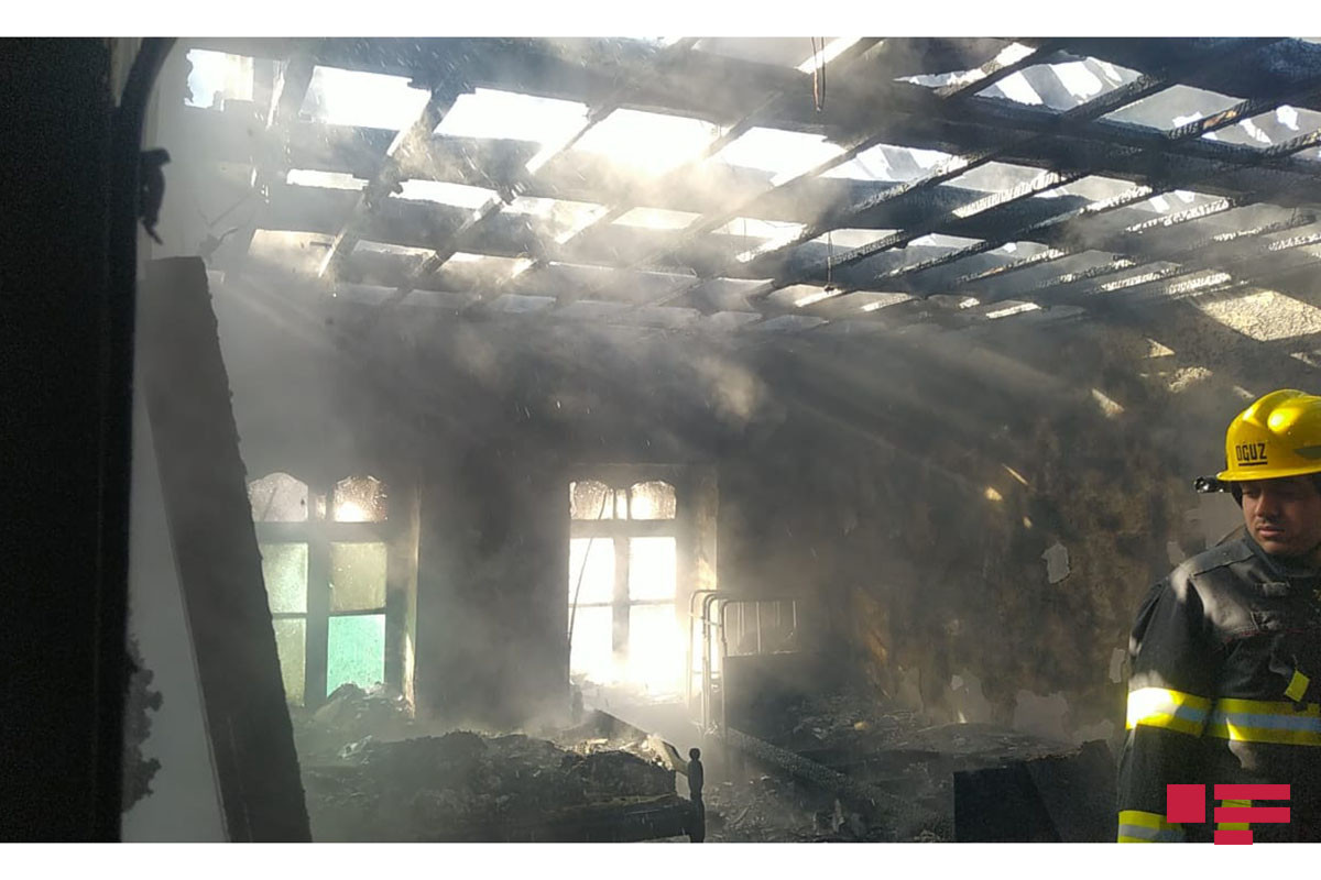 Oğuzda yaşayış evi yanıb  - FOTO 