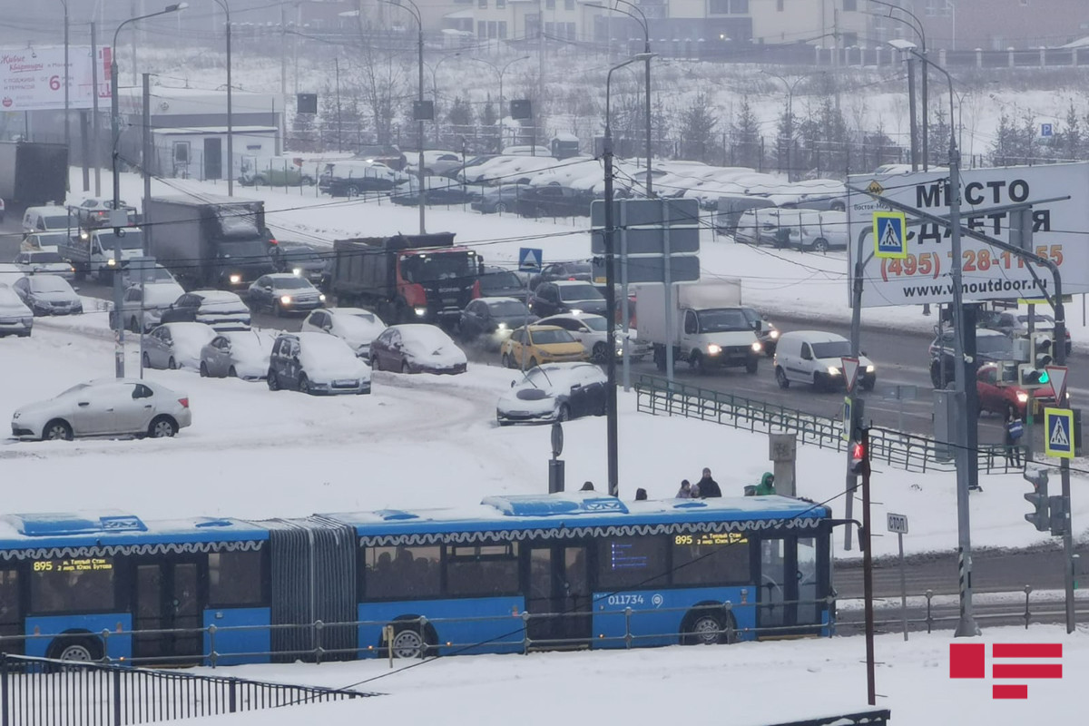 Moskvaya güclü qar yağıb - FOTO 