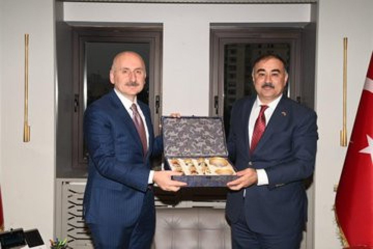 Azerbaijan and Turkey discuss cooperation on transport field