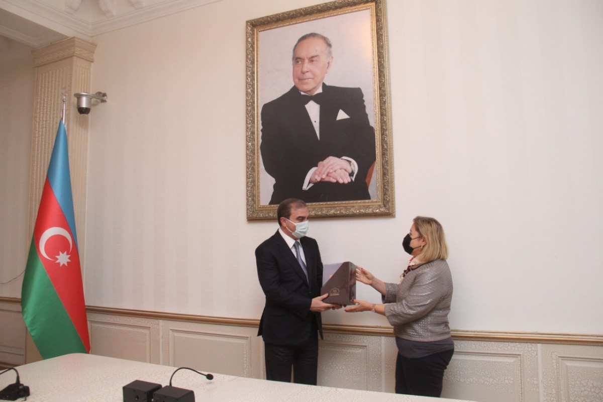 Niyazi Bayramov, Hande Harmancı